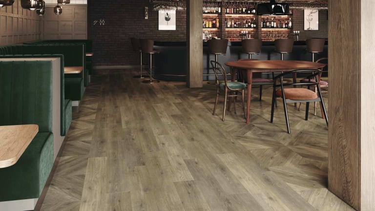 Amtico Signature Tollymore Oak с дизайнерска паркетна композиция