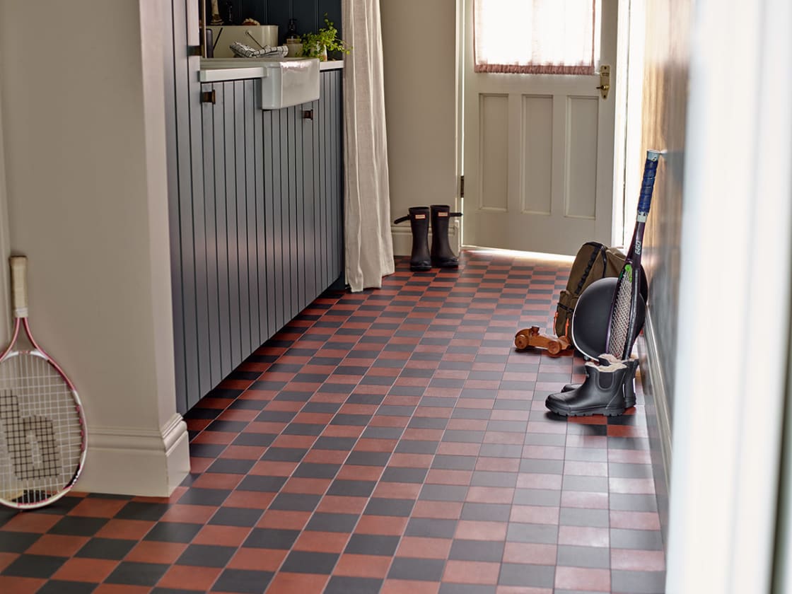 Chequer Queenside, DC500 - from the Amtico Décor collection.