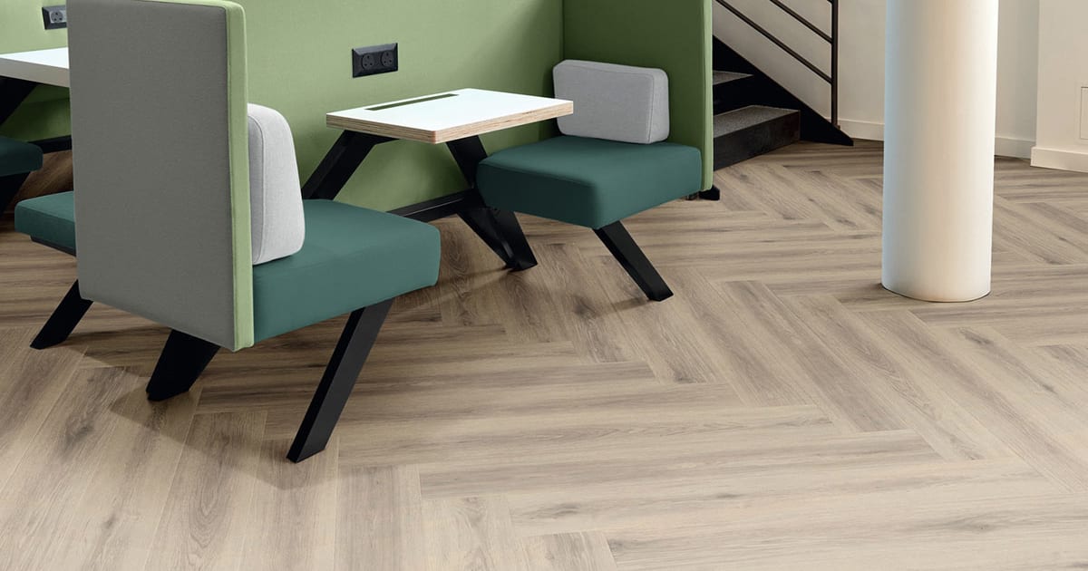 Wharncliffe Oak AR0W8640 | Commercial LVT Flooring from the Amtico ...