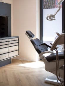 Amtico flooring in dentist consultation room