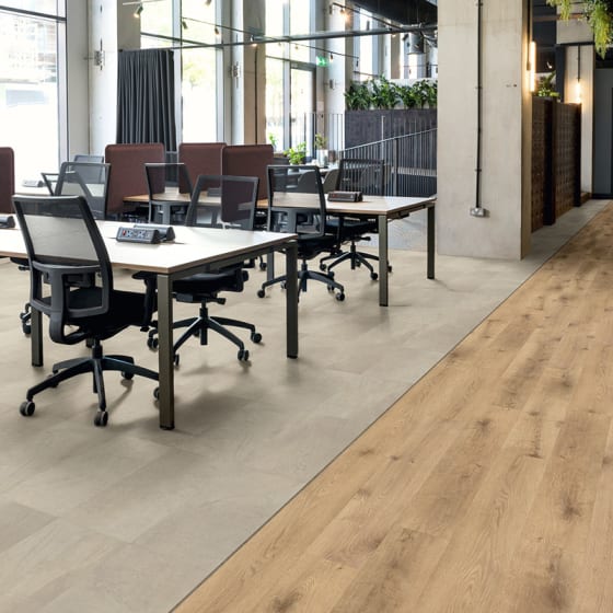 Office co-working space features FS7S4370 Crema in Uniform Block with FS7W6090 Skara Oak in Stripwood