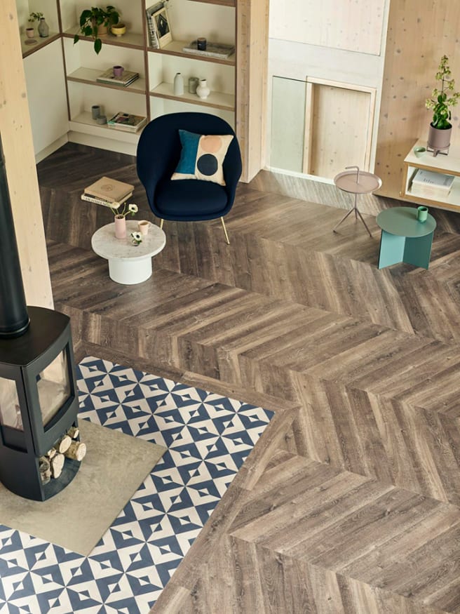 Echo Ink with Aged Oak in Halcyon Pleat