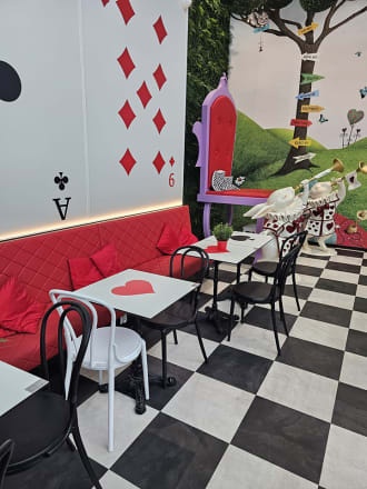 Project: Café Alice, Krakow