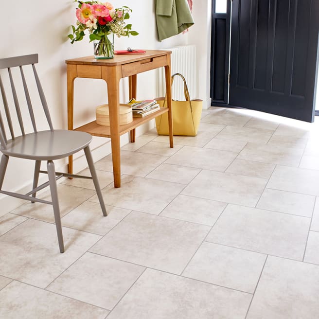 Simple Laying Pattern | Field Stone in Stanton Stone, with Stucco Putty stripping.
